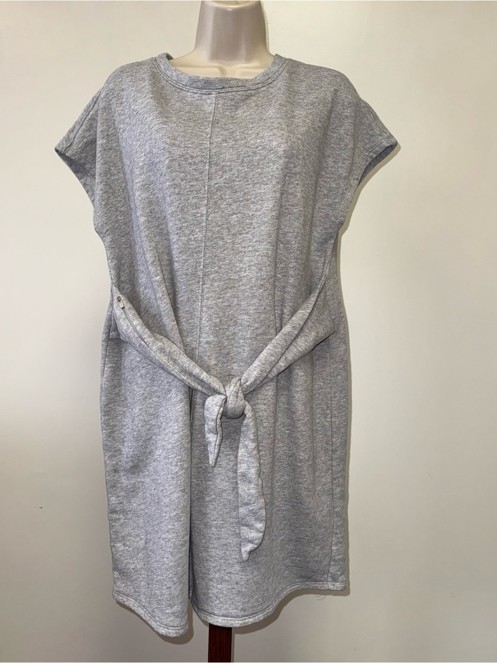 Athleta (Medium) Grey Sweatshirt Tied Dress